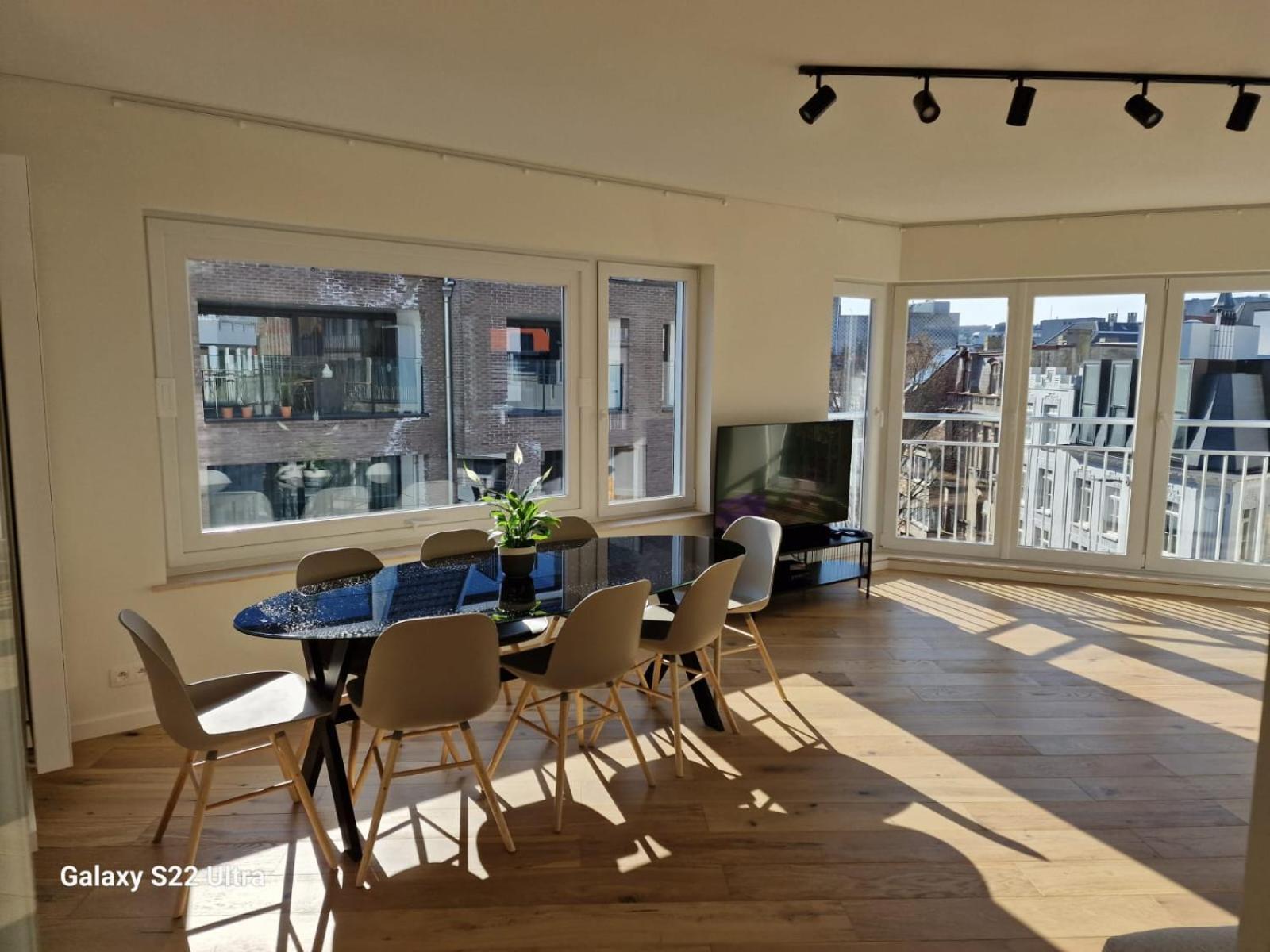 Luxury Renovated 3 Rooms Apartment ออสเทนด์ ภายนอก รูปภาพ